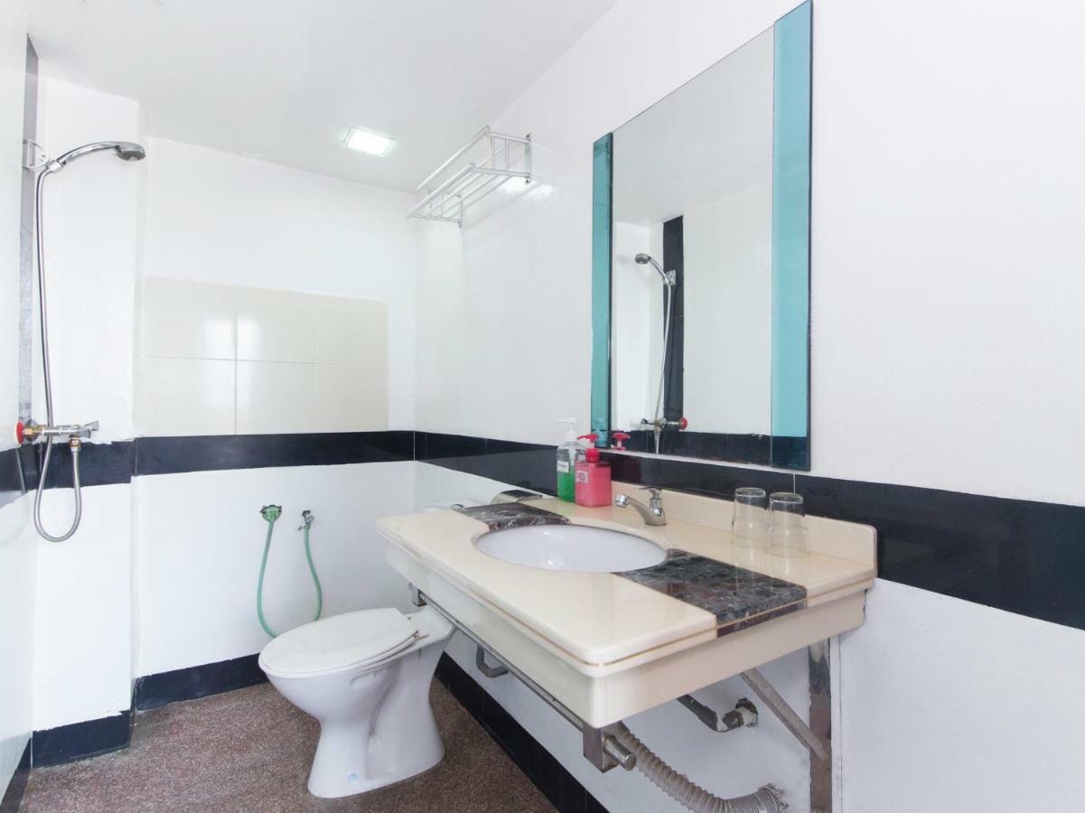 Oyo 419 City Boutique Hotel Банги Экстерьер фото