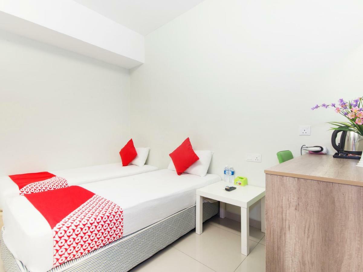 Oyo 419 City Boutique Hotel Банги Экстерьер фото