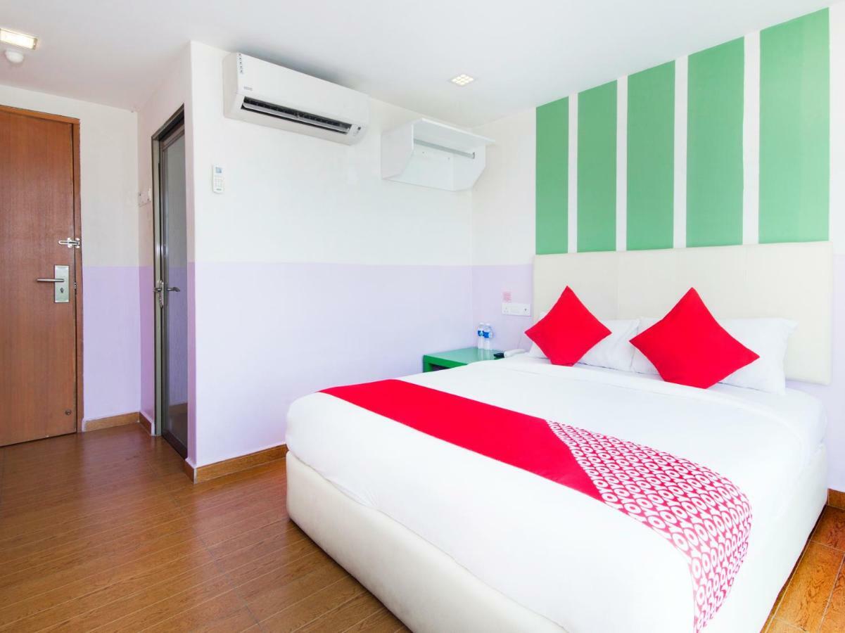 Oyo 419 City Boutique Hotel Банги Экстерьер фото