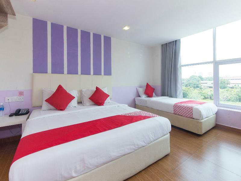 Oyo 419 City Boutique Hotel Банги Экстерьер фото