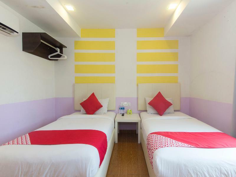 Oyo 419 City Boutique Hotel Банги Экстерьер фото