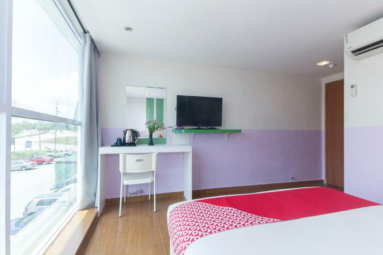 Oyo 419 City Boutique Hotel Банги Экстерьер фото